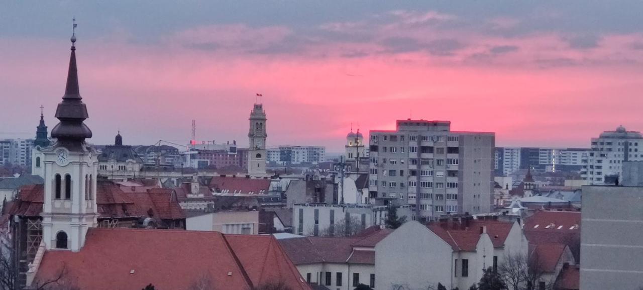 Over The City Орадя Экстерьер фото